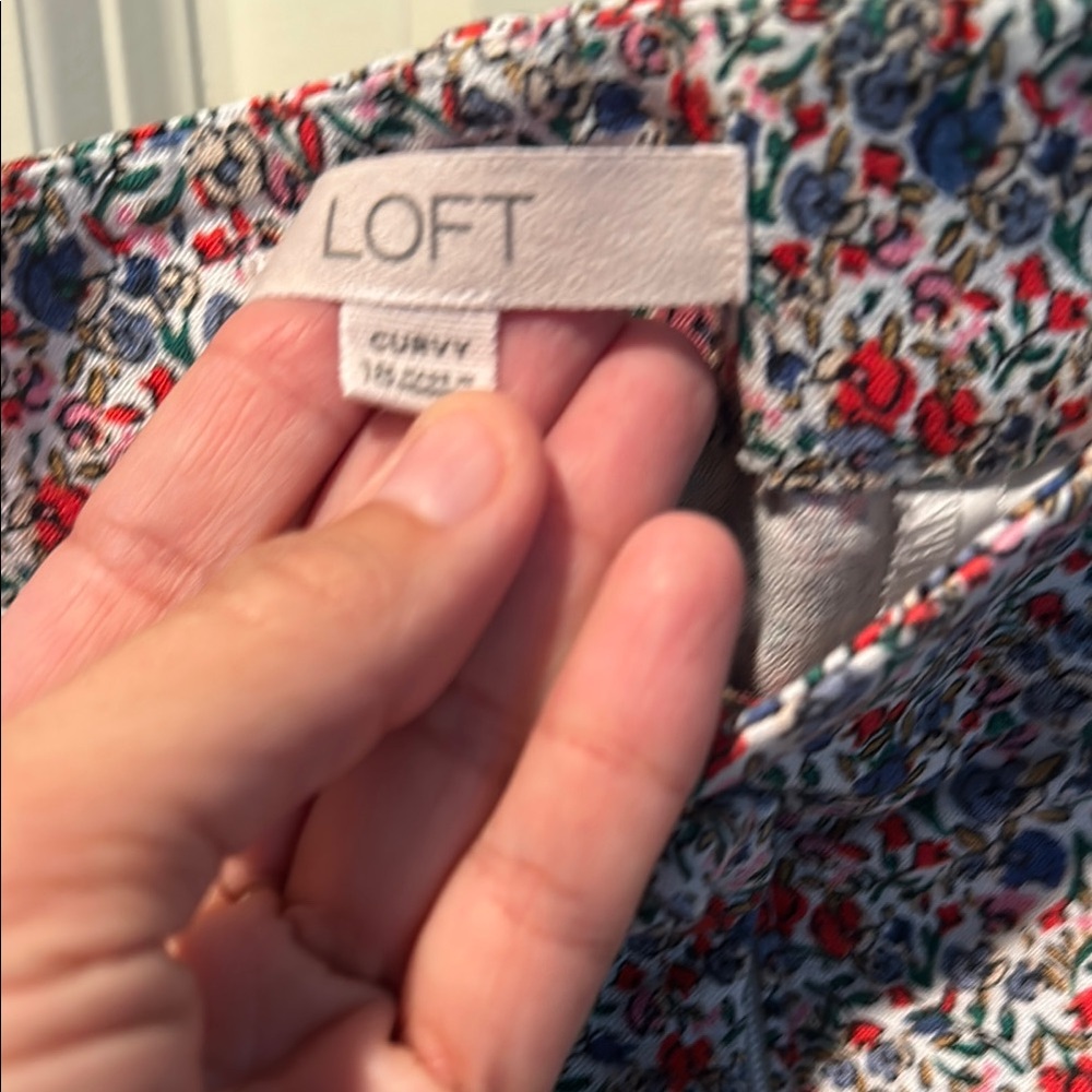 LOFT Floral Patterned Pants - like new - EUC - Picture 2 of 4